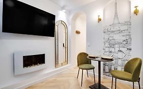 Cozy Studio In The Vibrant Heart Of Paris